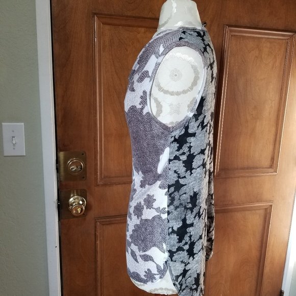 CAbi "Tango" Sleeveless Blouse - Size Small - Picture 2 of 9